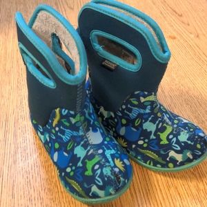 Bogs size 9 toddler